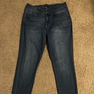 Size 8 Skinny Jeans. Excellent condition. Cotton, Polyester, Rayon, Spandex.
